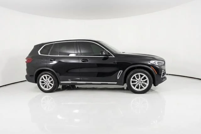 Used 2020 Black BMW xDrive40i image 16