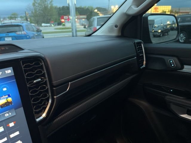 Used 2025 Gray Ford Lariat image 27