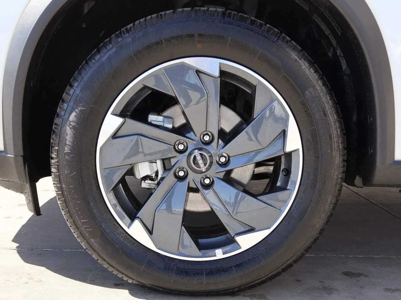 2025 Nissan Rogue SV - Photo 6