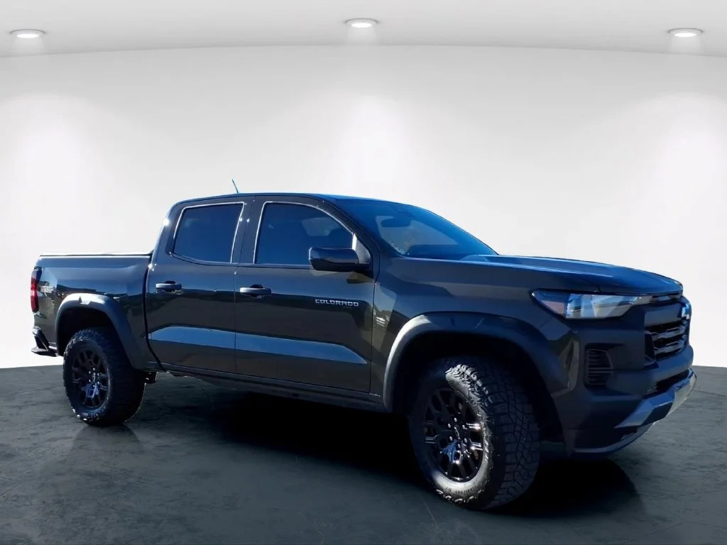 Used 2025 Brown Chevrolet Trail Boss image 5