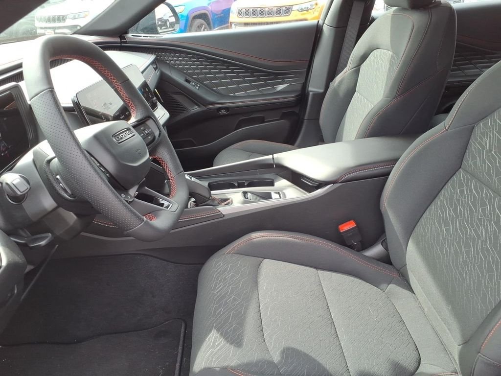 New 2026 Diamond Black Crystal Pearlcoat Dodge R/T image 9