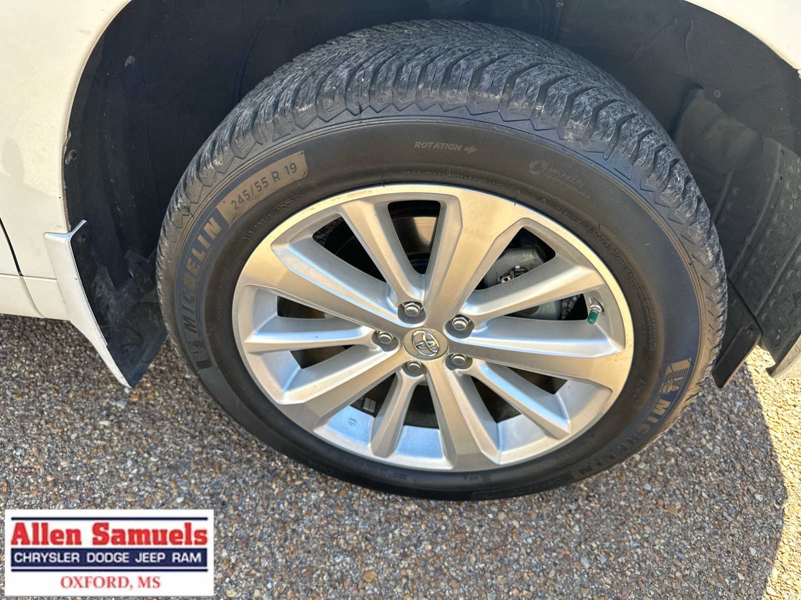 Used 2010 Blizzard Pearl Toyota Limited w/3rd Row image 53