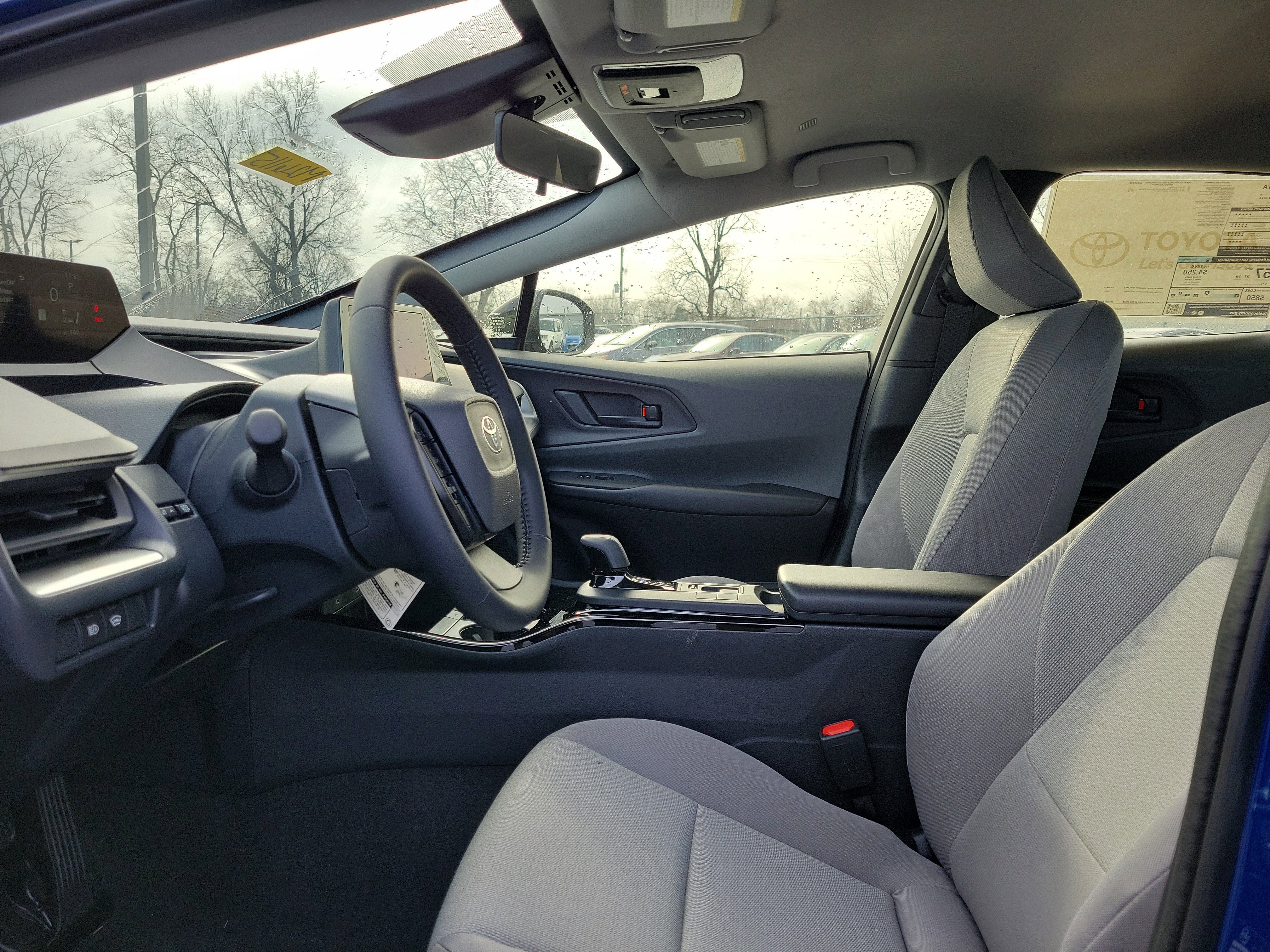 2026 Toyota Prius LE - Photo 15