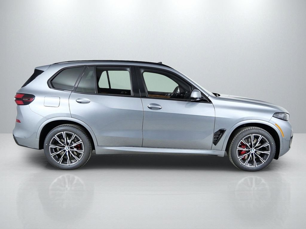 Used 2026 Skyscraper Grey Metallic BMW xDrive40i image 9