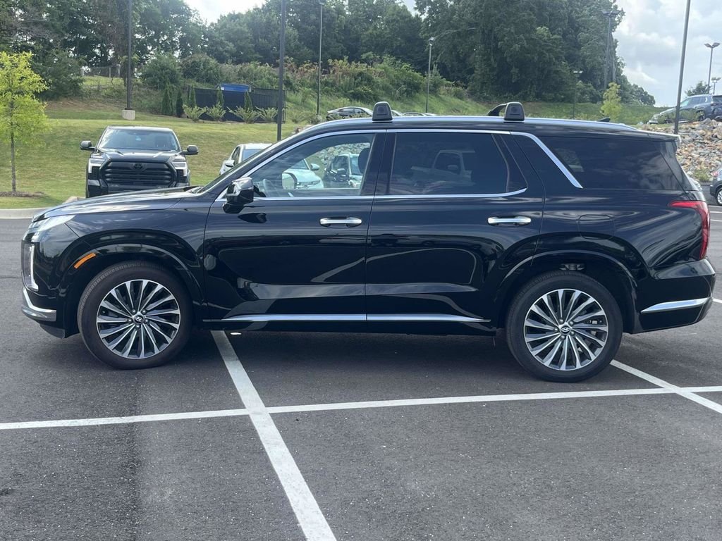 Used 2024 Black Hyundai Calligraphy image 6