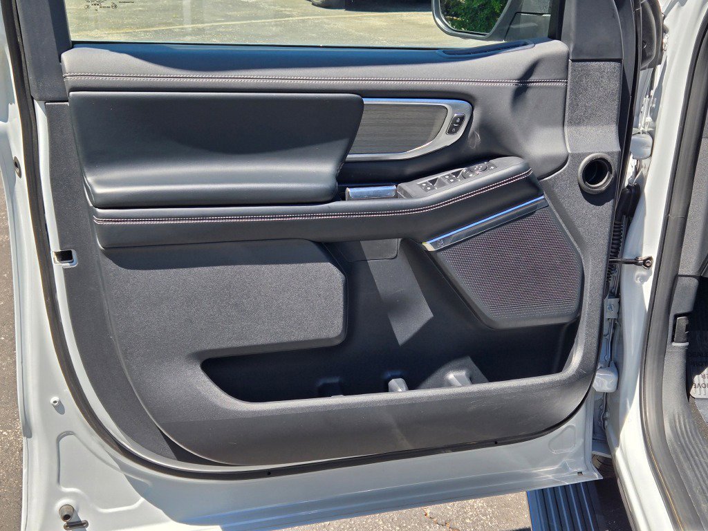 Used 2025 Space Silver Meta Ford Platinum image 27