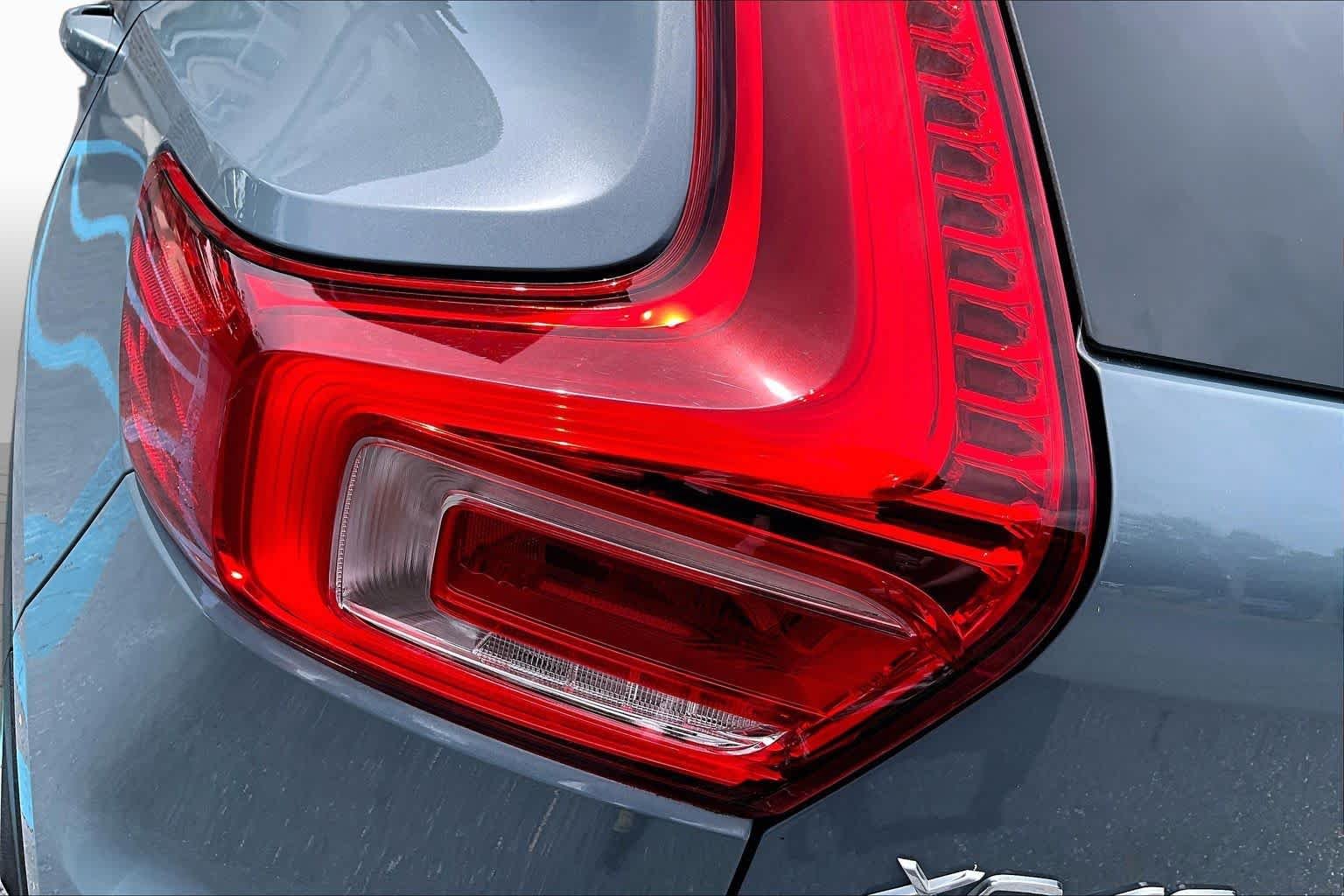 Used 2023  Volvo Plus Bright Theme image 29