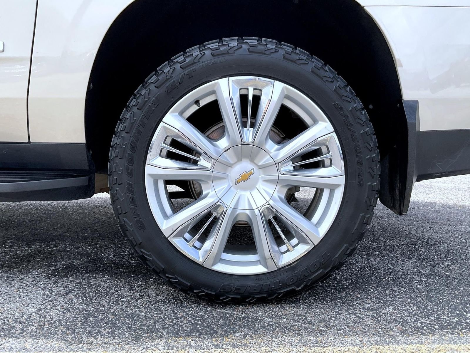 Used 2021 Beige Chevrolet High Country image 23