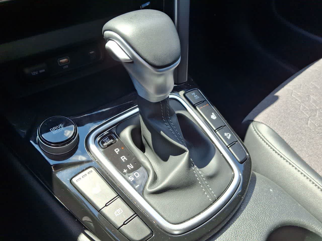 Certified Used 2025 Clear White / Black Roof Kia S image 18