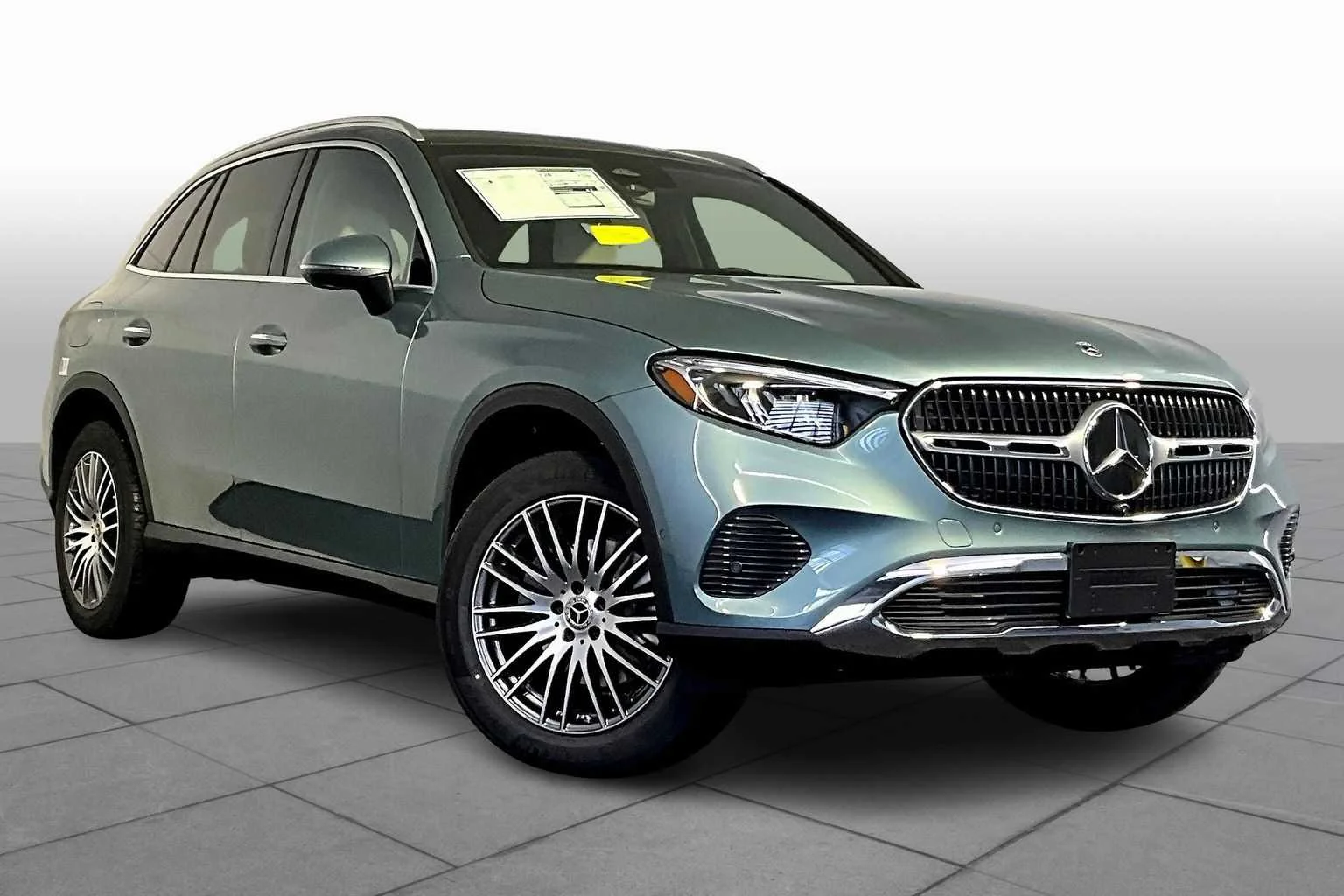 Used 2026 Verde Silver Metallic Mercedes-Benz GLC 300 image 19