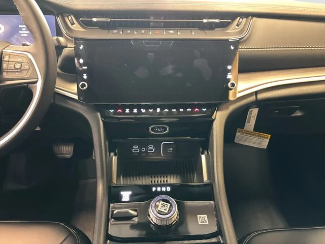 New 2027 Gray Jeep Limited image 12