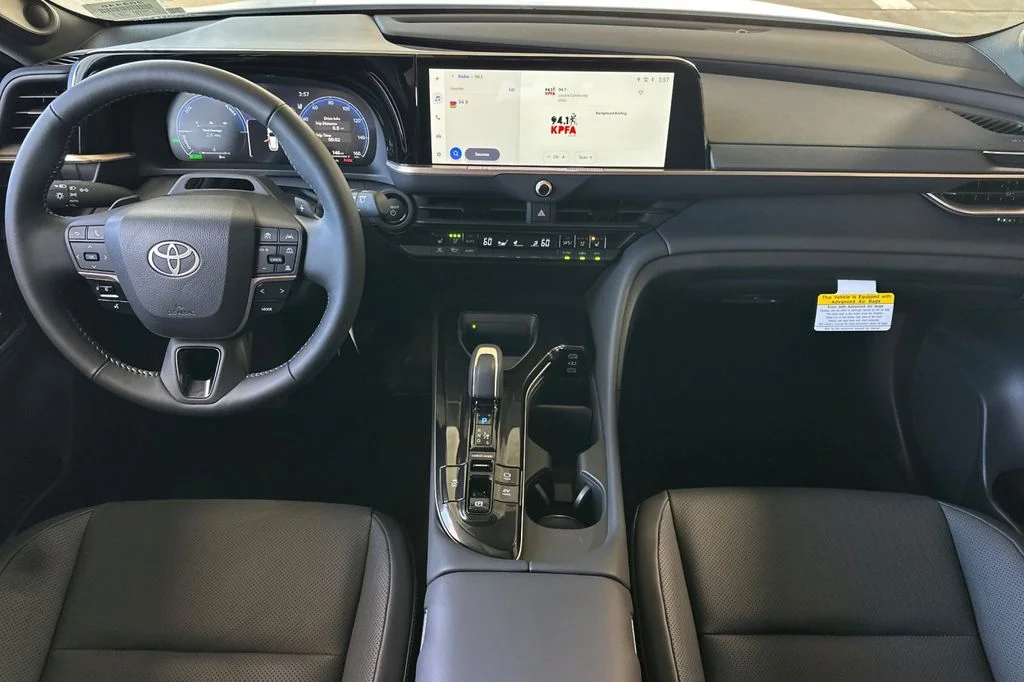 New 2026 Oxygen White <sup>1</sup> Toyota  Limited image 13