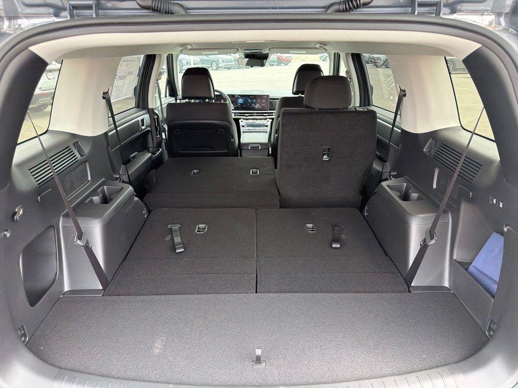 New 2026 Gray Hyundai SE image 8