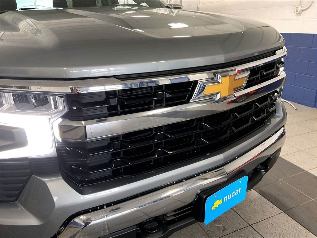 Used 2023 Gray Chevrolet LT image 32