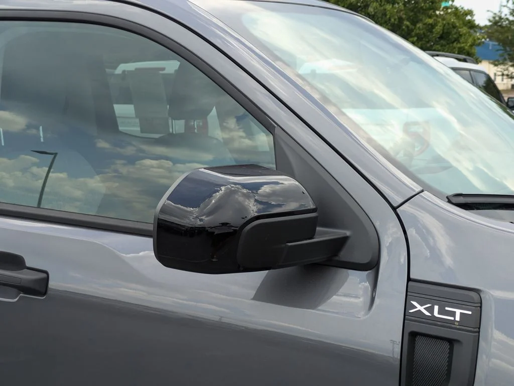 New 2026 Carbonized Gray Metallic Ford XLT image 11