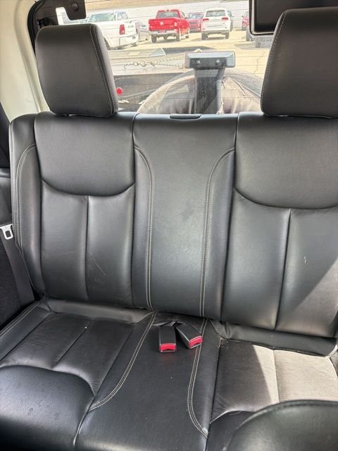 Used 2013 White Jeep Sahara image 24