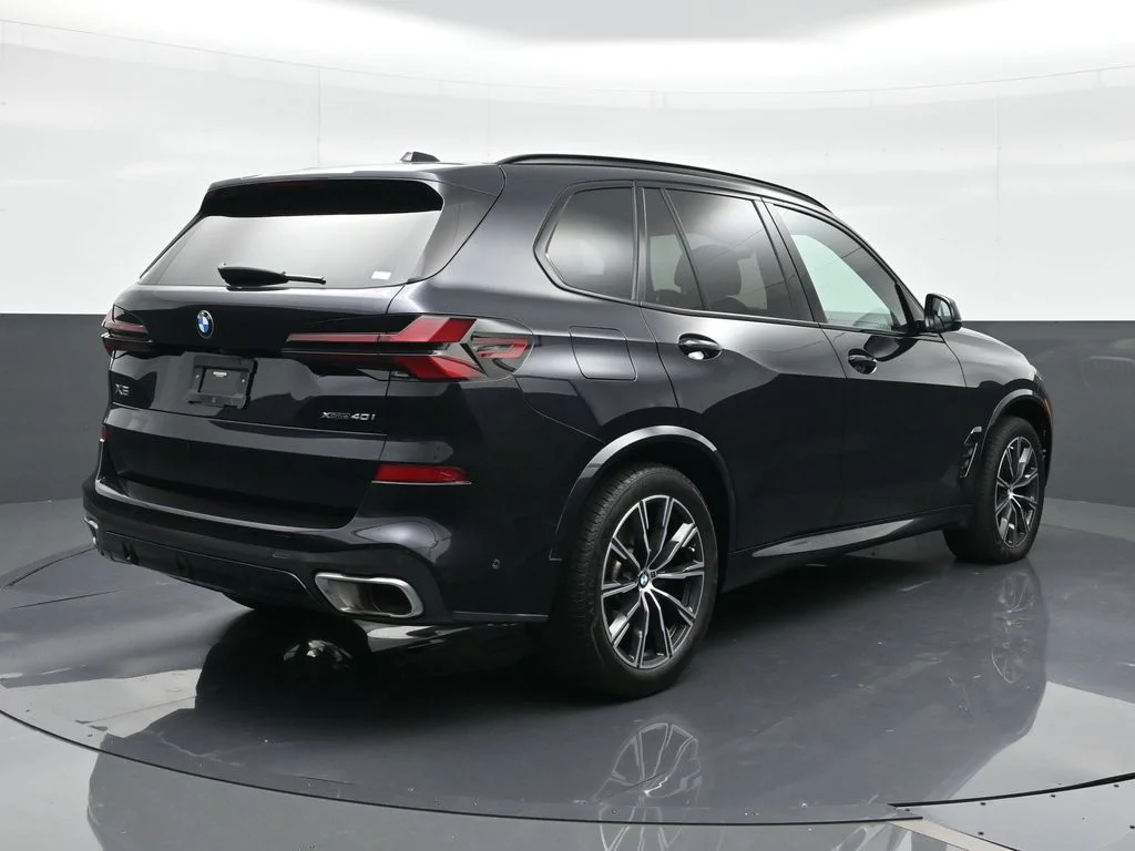 Used 2024 Black BMW xDrive40i image 12