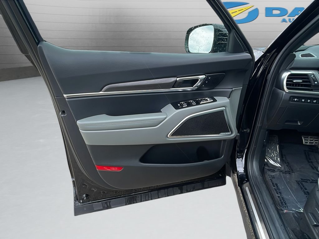 Used 2023 Black Kia SX-Prestige X-Pro image 11