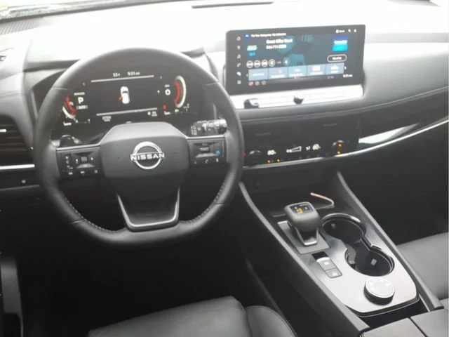 Used 2025 Silver Nissan SL Intelligent AWD image 19