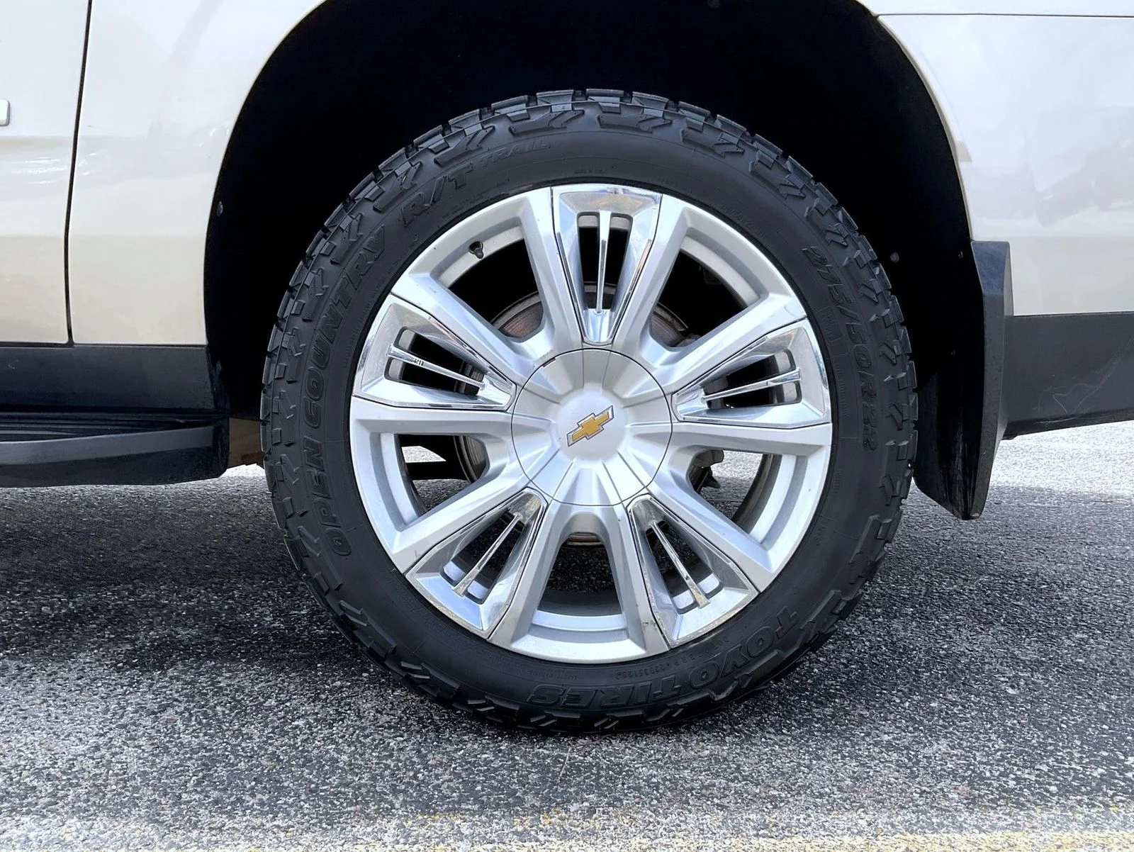 Used 2021 Beige Chevrolet High Country image 23