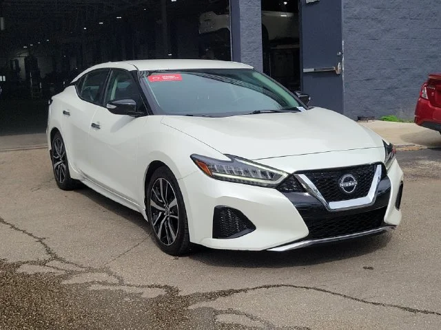 Certified Used 2023 White Nissan SV image 4