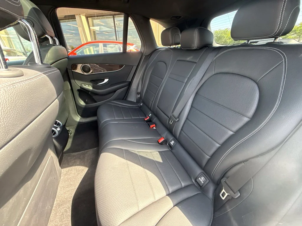 Used 2021 White Mercedes-Benz GLC 300 image 34