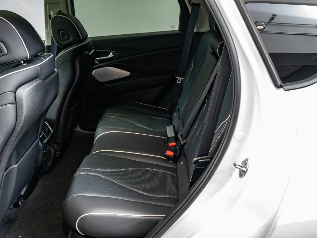 Used 2026 Platinum White Acura Advance Package image 43