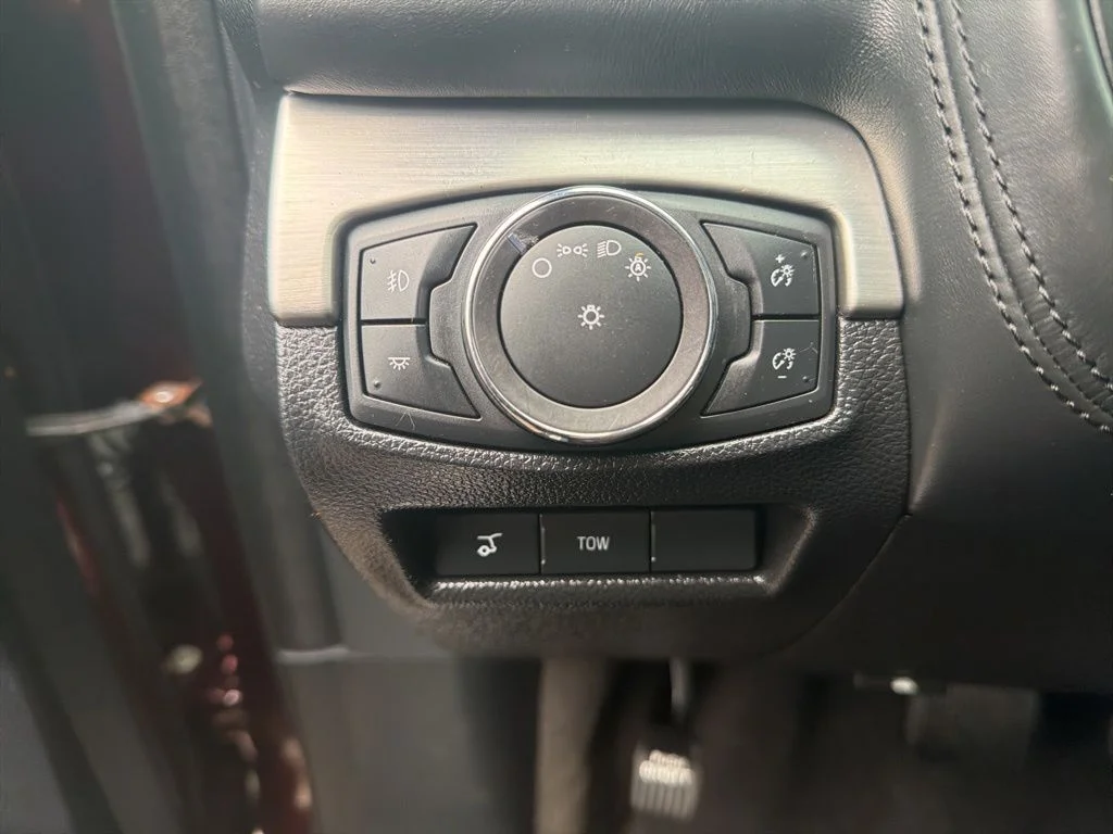 Used 2018 Burgundy Ford Platinum image 17