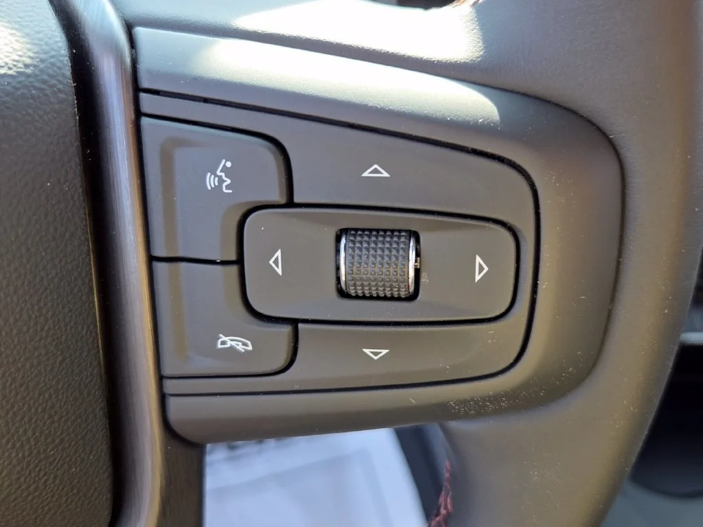 Used 2026 Summit White GMC AT4X image 32