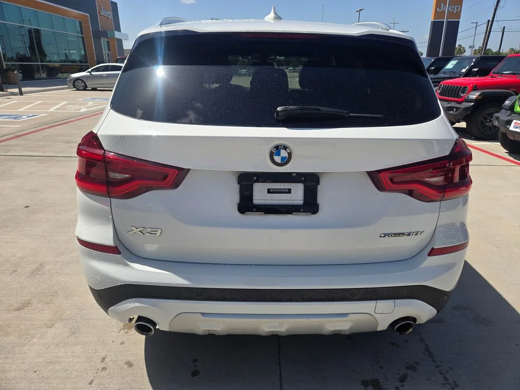 Used 2019 White BMW sDrive30i image 4