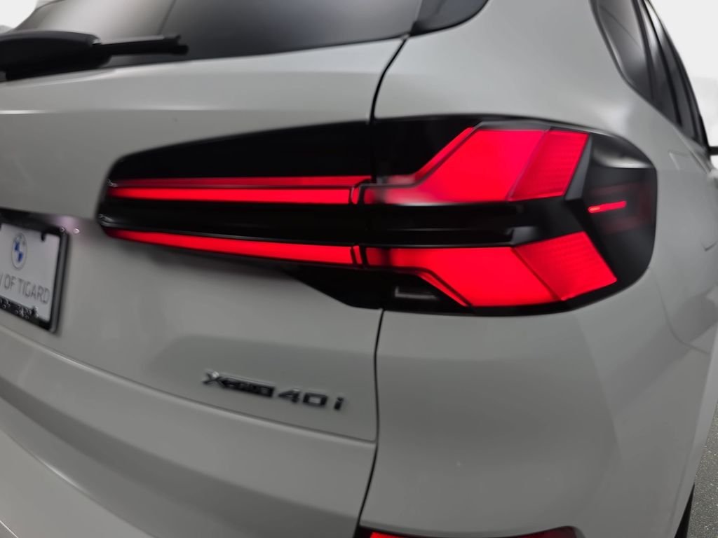 New 2026 Alpine White BMW xDrive40i image 33