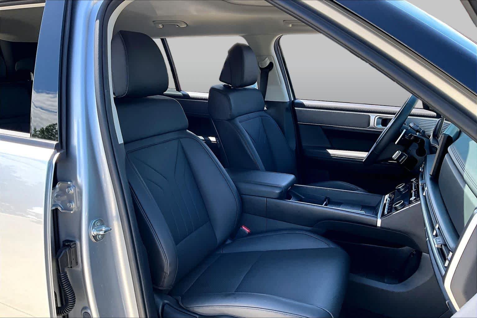Used 2024 Shimmering Silver Hyundai XRT image 9