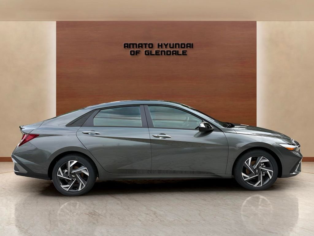 Certified Used 2025 Gray Hyundai SEL Sport image 6