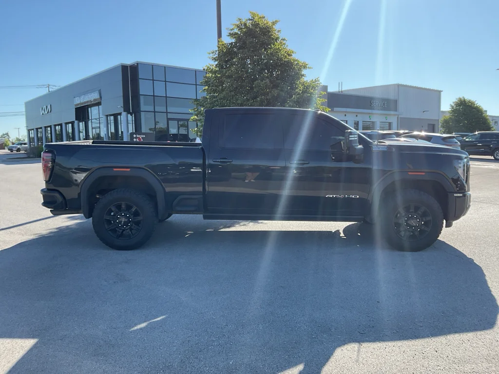 Used 2025 Onyx Black GMC AT4 image 10