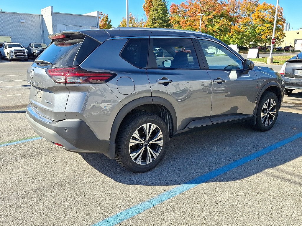 Used 2023 Gray Nissan SV image 7