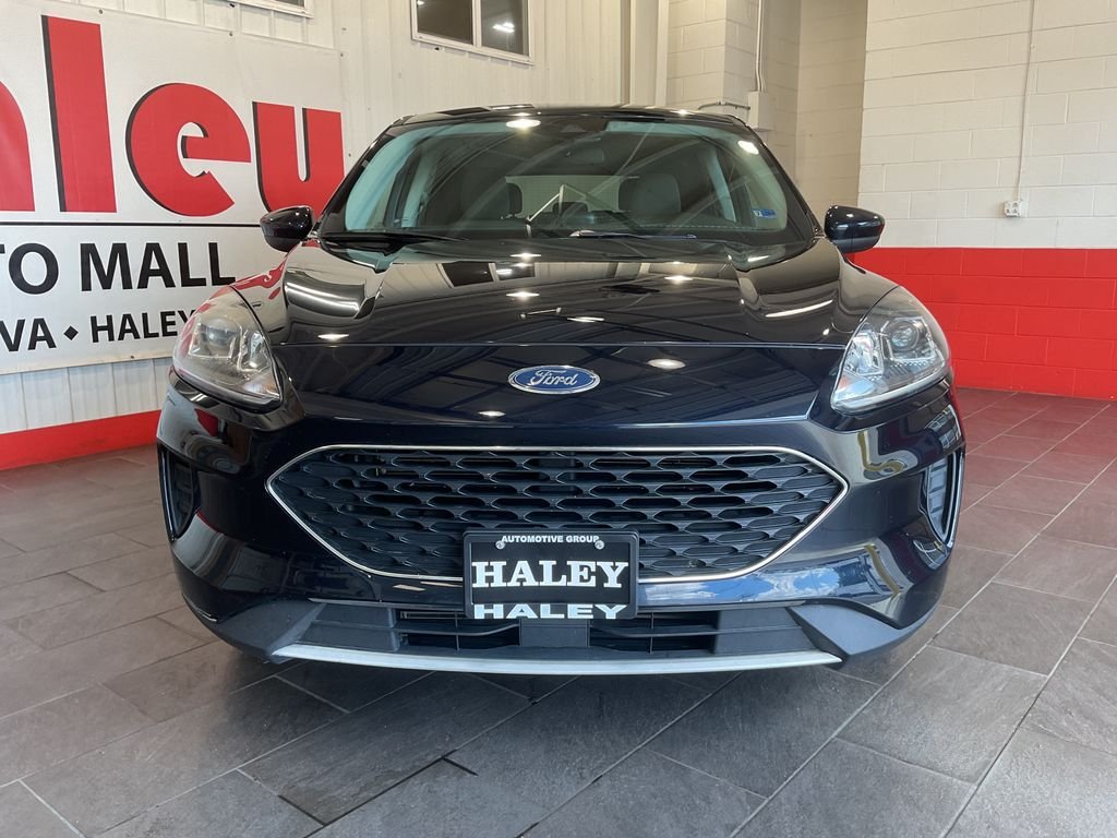 Used 2021 Blue Ford SE image 3
