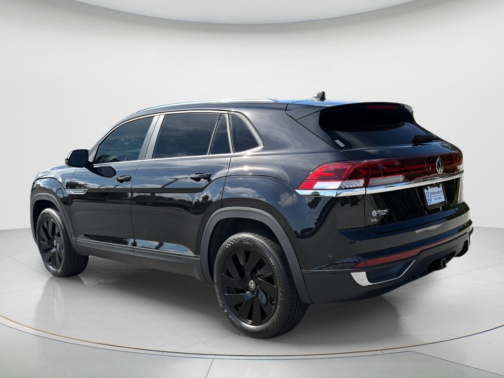 New 2026 Deep Black Pearl Volkswagen SE w/Technology image 7