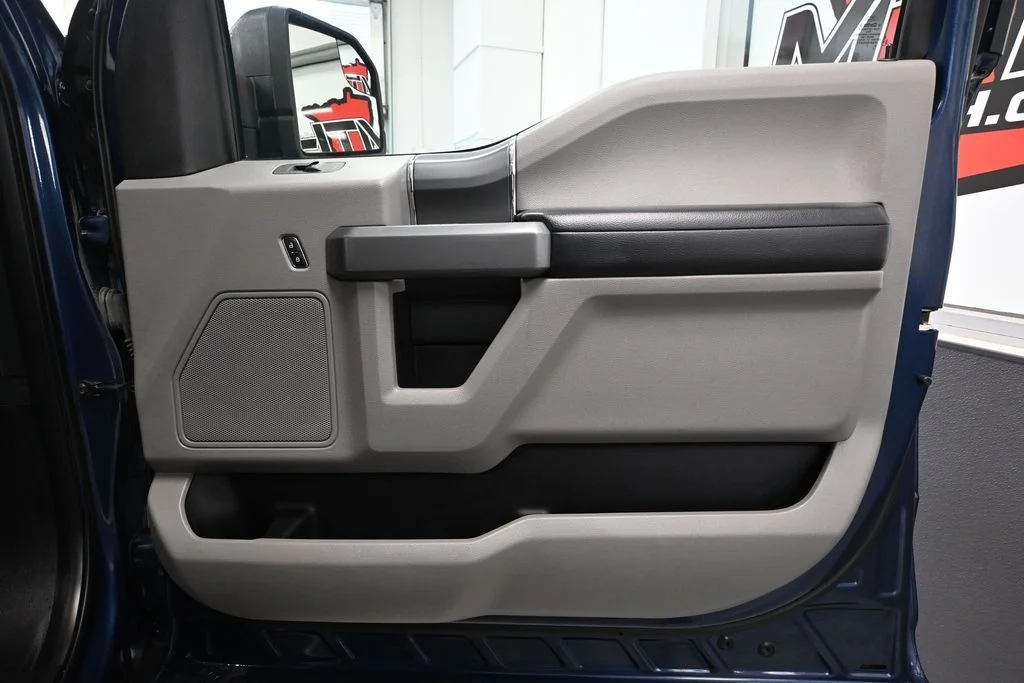 Used 2016 Blue Ford XLT image 48