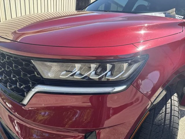 Used 2022 Red Kia S image 32