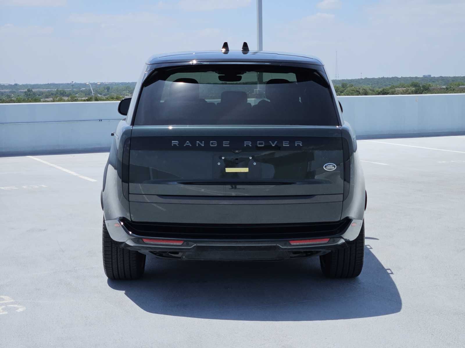 Certified Used 2023 Belgravia Green Metallic Land Rover SE image 6