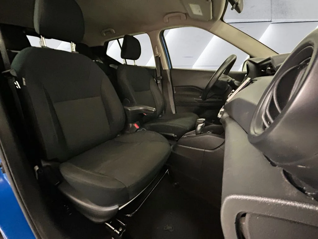 Used 2024 Blue Nissan S image 14