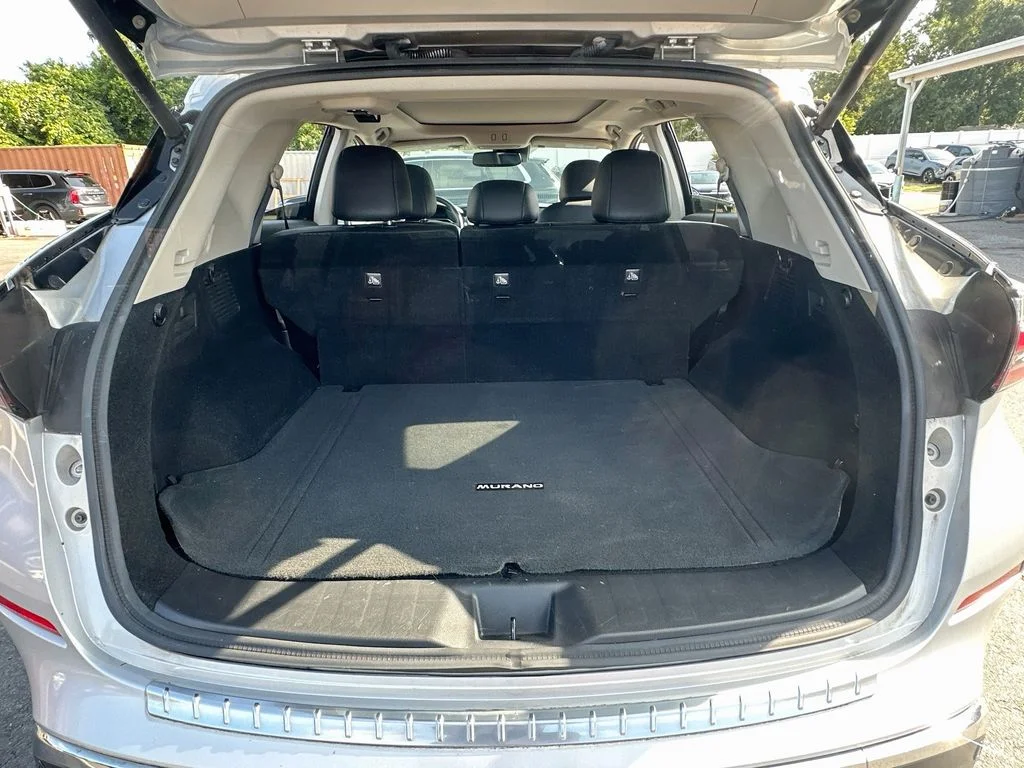 Used 2020 Silver Nissan Platinum image 27