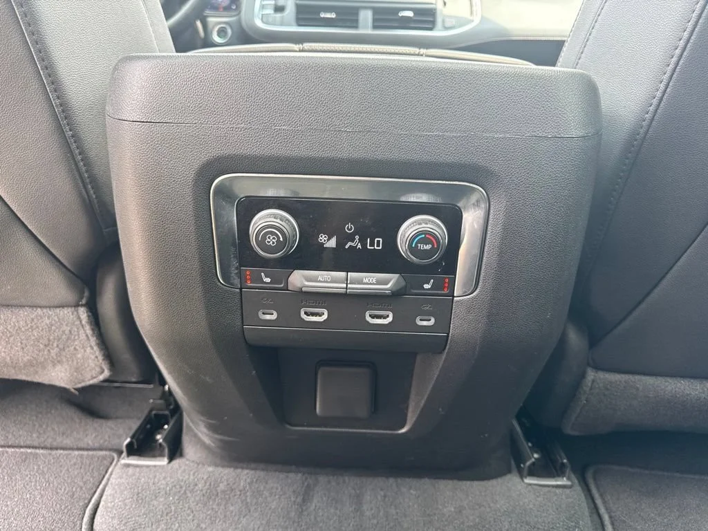 Used 2024 Summit White Chevrolet Premier image 17