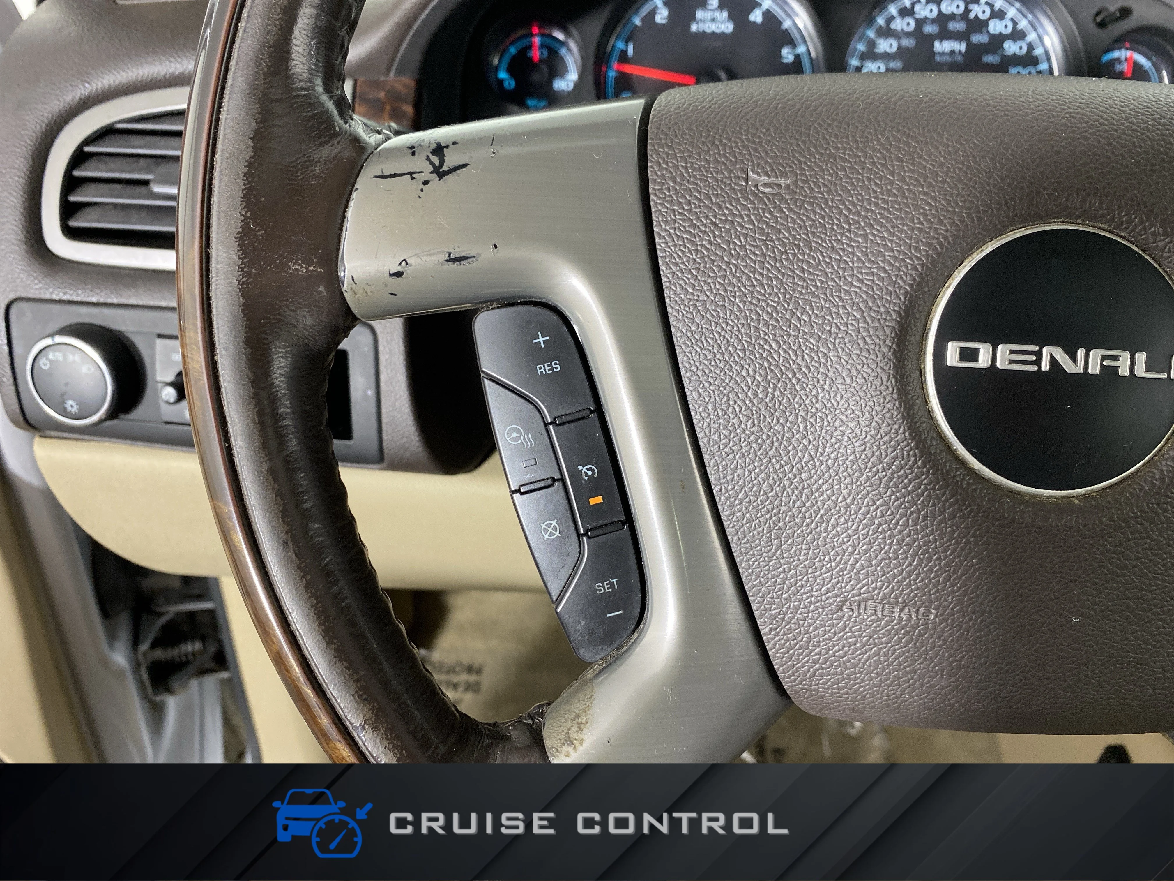 Used 2013 Quicksilver Metallic GMC  image 21