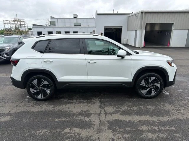 New 2026 White Volkswagen 1.5T SE image 4