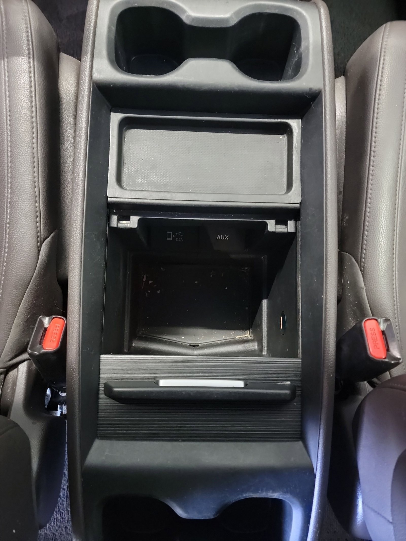 Used 2018 Modern Steel Metallic Honda Touring image 28