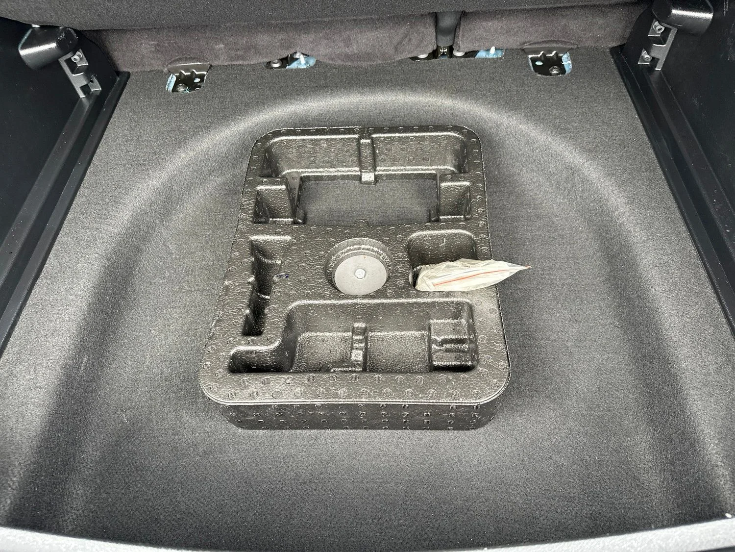 Used 2021 Blue Jeep Latitude image 25