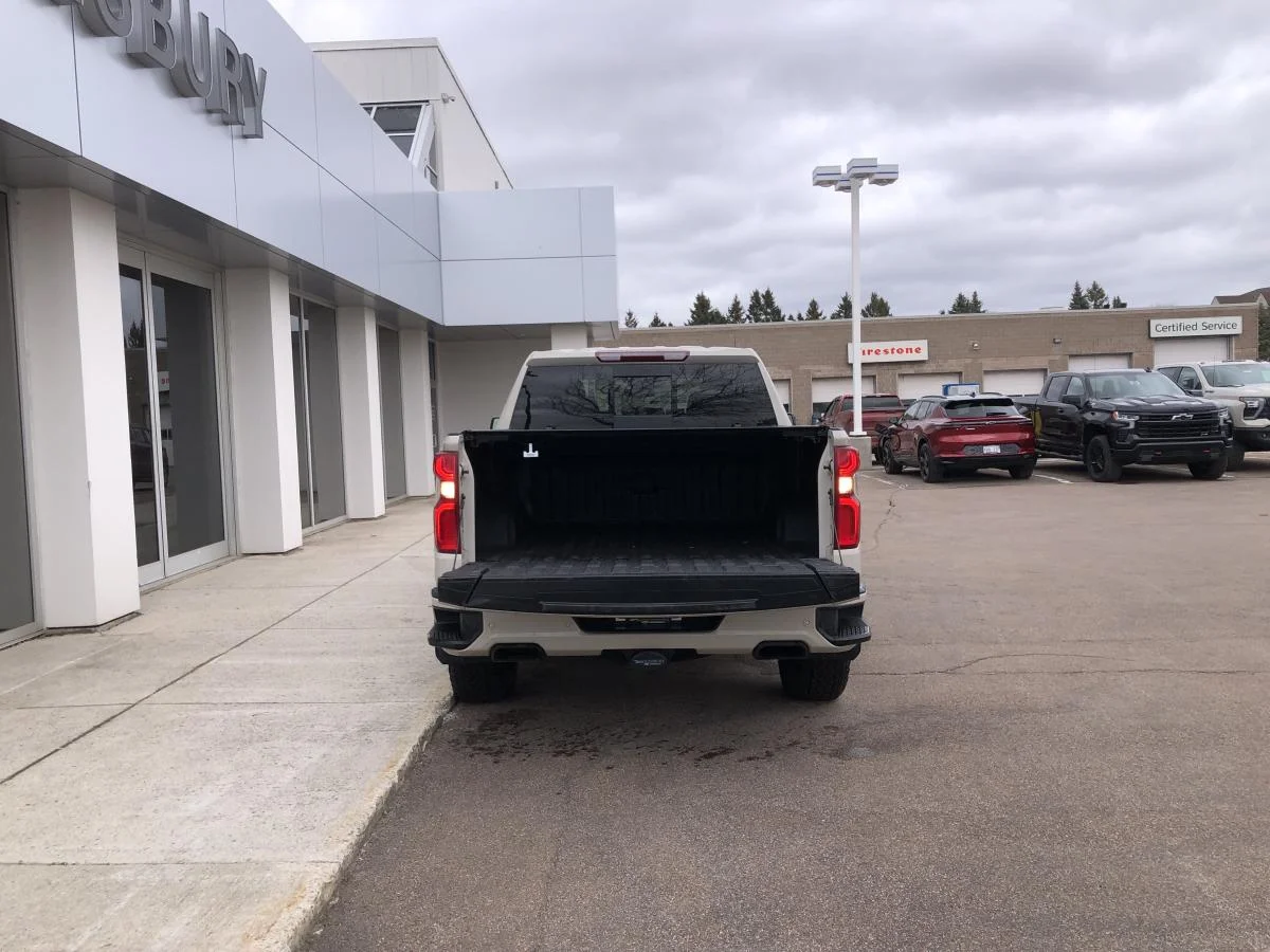 New 2026 White Chevrolet 4WD Crew Cab 147" RST image 7