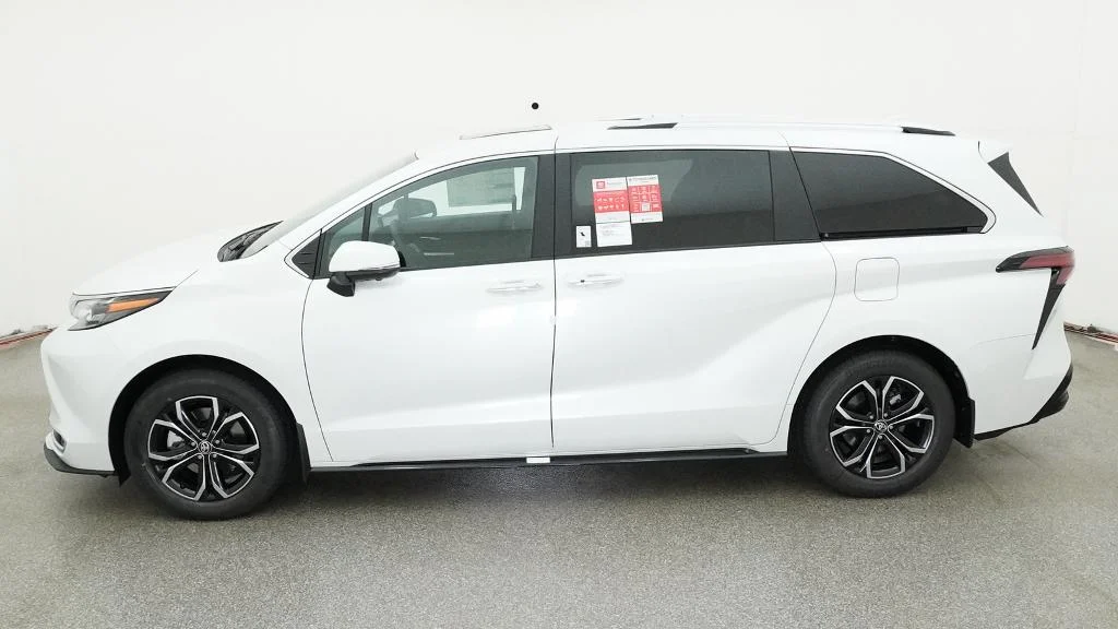 New 2026 Wind Chill Pearl Toyota Platinum image 3