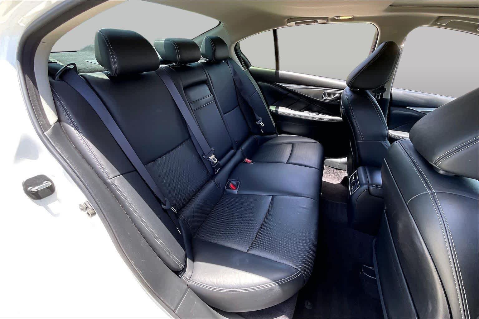 Used 2019 Pure White INFINITI 3.0t Signature Edition image 18